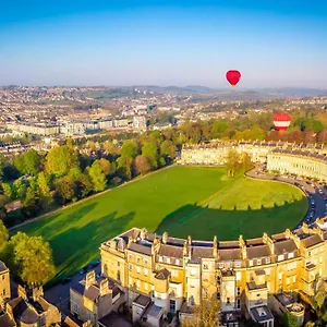 https://studio-in-lansdown-bath-ba1.tophotelsbath.com