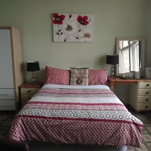 3* Inn The New Beehive