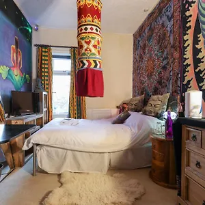 5* Bed & Breakfast Digs