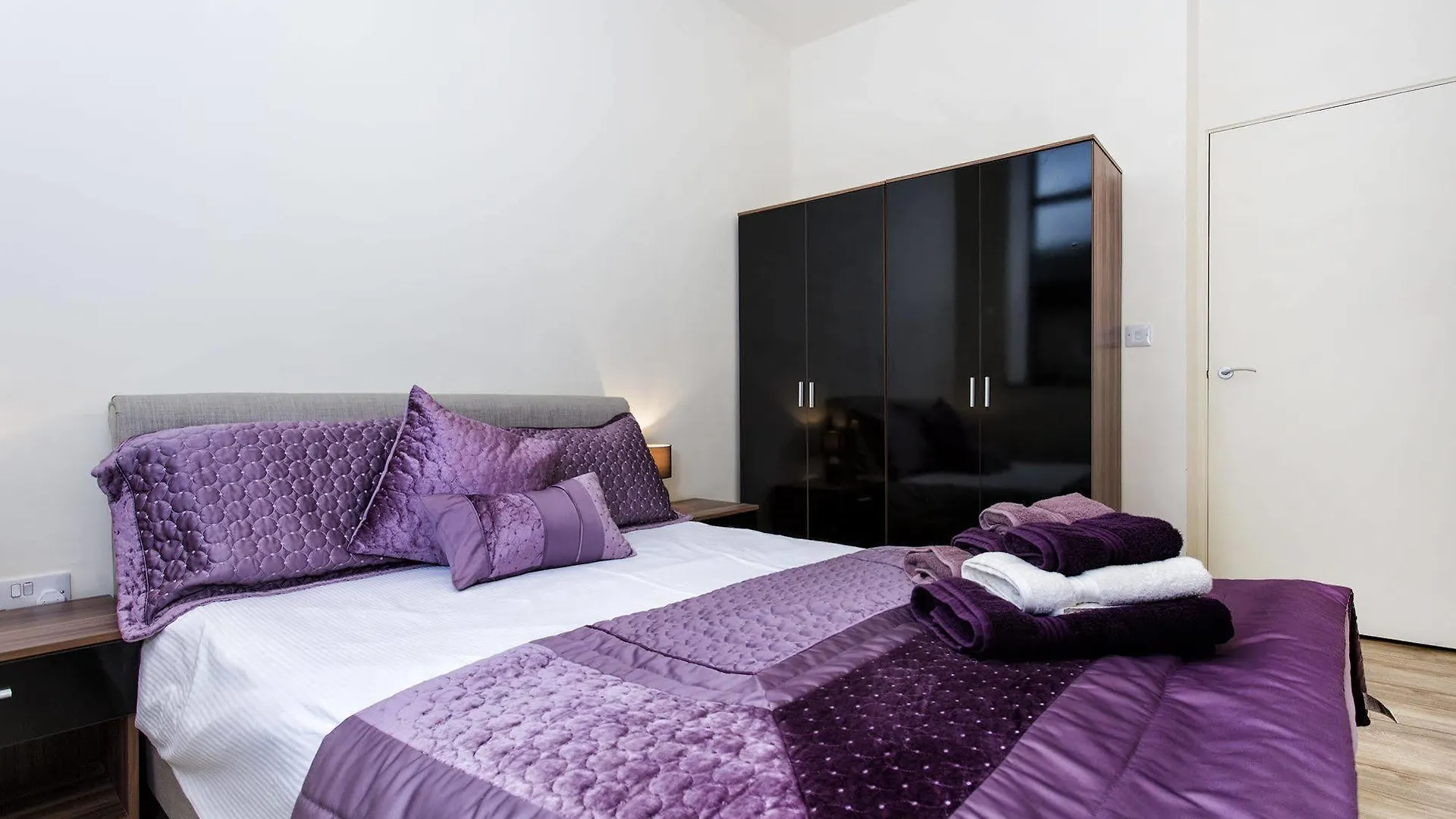Orchard & Avenue Serviced Apartments Bradford  4*, Bradford (West Yorkshire)